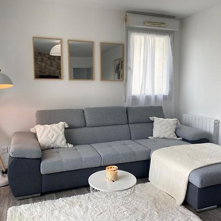 T2 Tres Charmant A Cergy Le Haut A Seulement 2 Min A Pied De La Gare !! Parking Prive Apartment Exterior photo