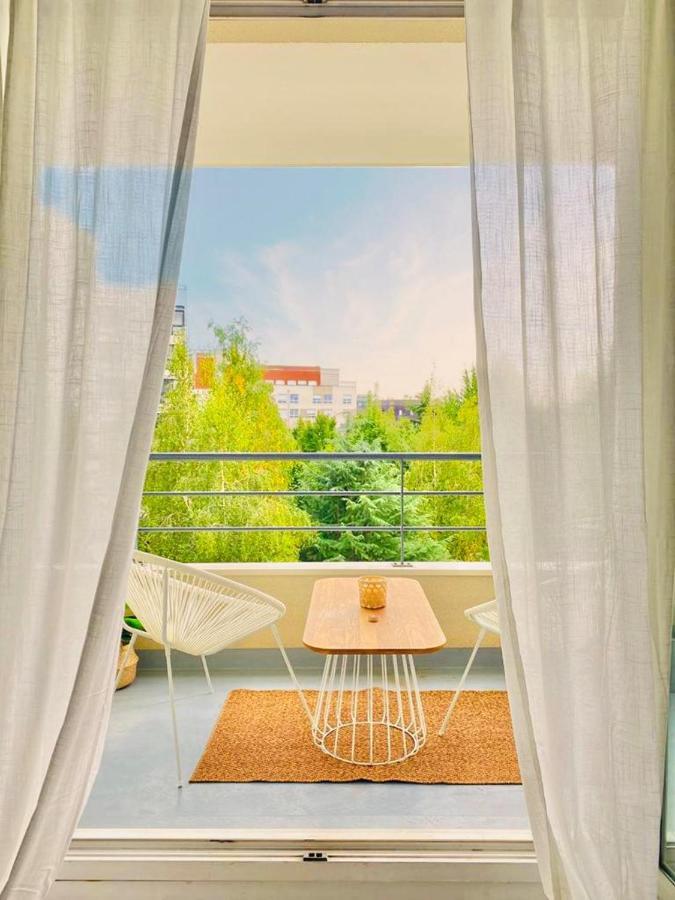 T2 Tres Charmant A Cergy Le Haut A Seulement 2 Min A Pied De La Gare !! Parking Prive Apartment Exterior photo