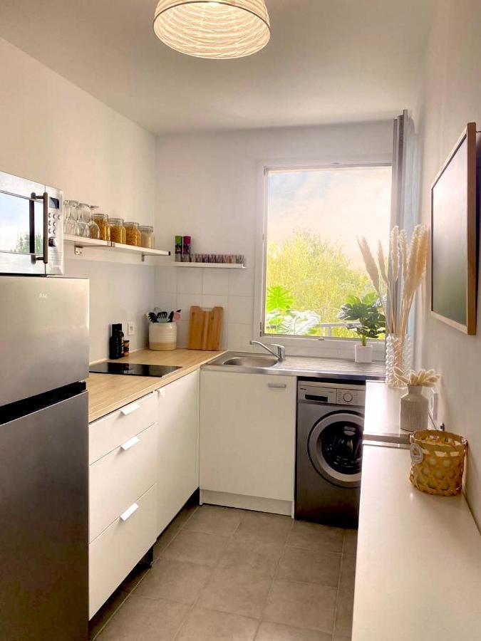 T2 Tres Charmant A Cergy Le Haut A Seulement 2 Min A Pied De La Gare !! Parking Prive Apartment Exterior photo